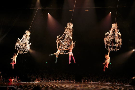 Chandelier_Lucas Saporiti Costumes Dominique Lemieux 2015 Cirque du Soleil Photo 2