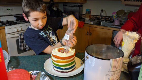 Filling the Tom and Jerry Cake